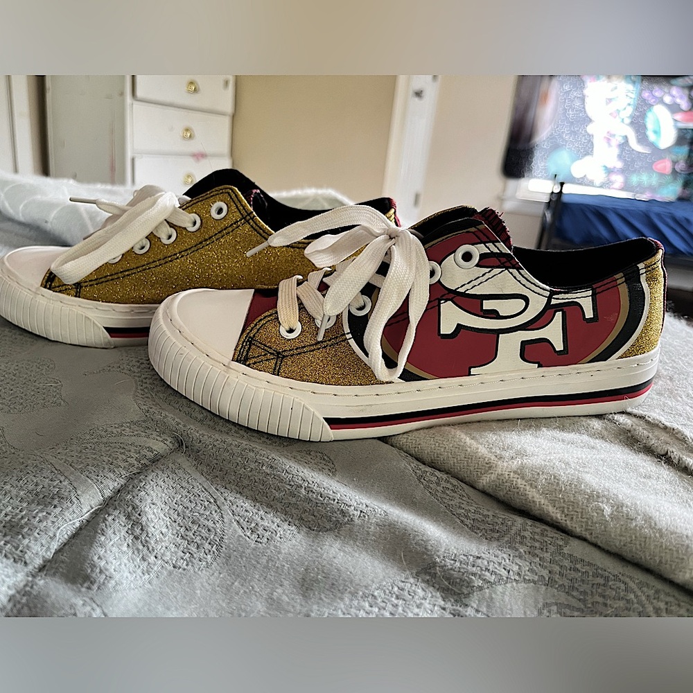 Women’s 49ers super fan shoes